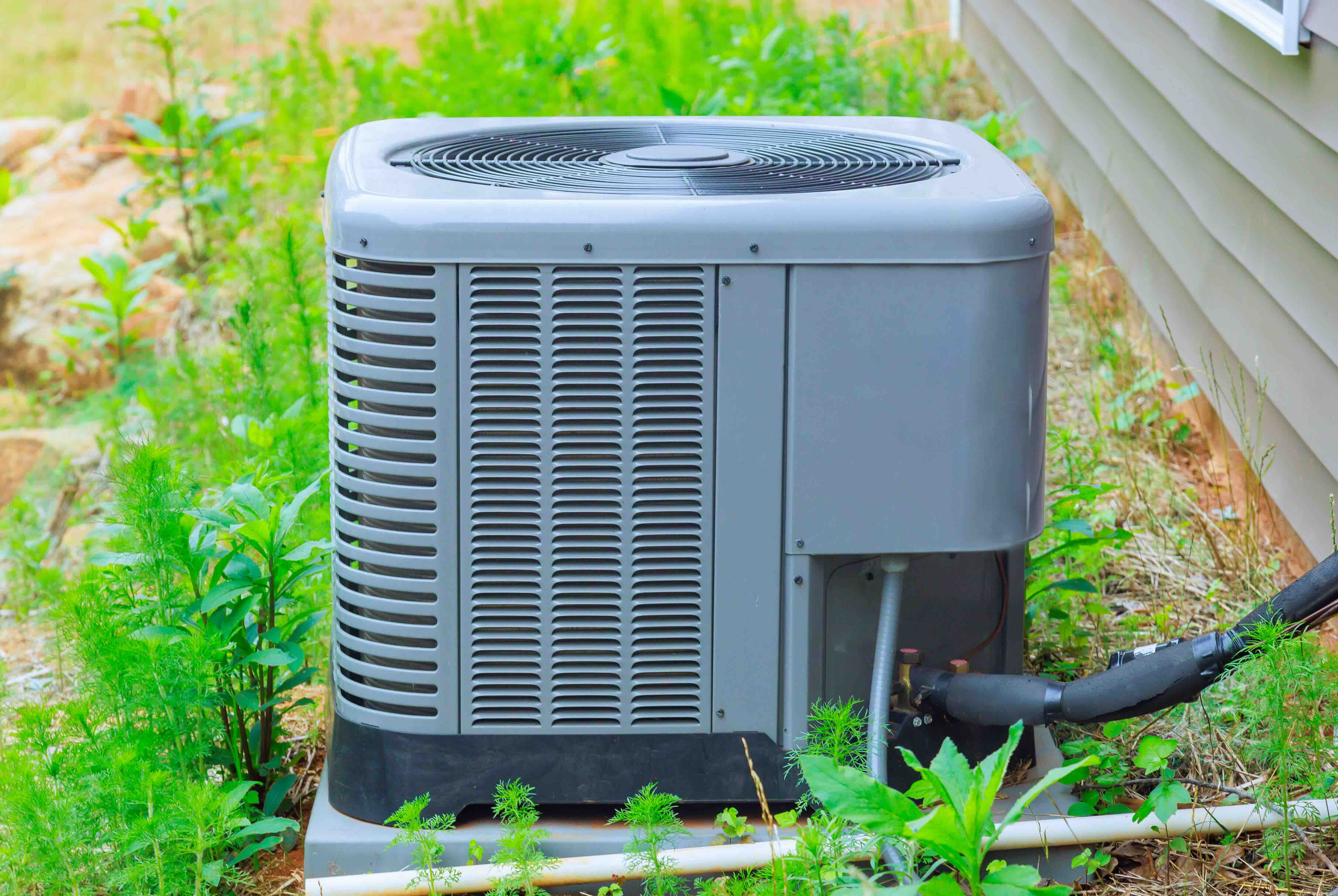 The Hidden Costs of Delaying AC Replacement – When Repair Isn’t Worth It