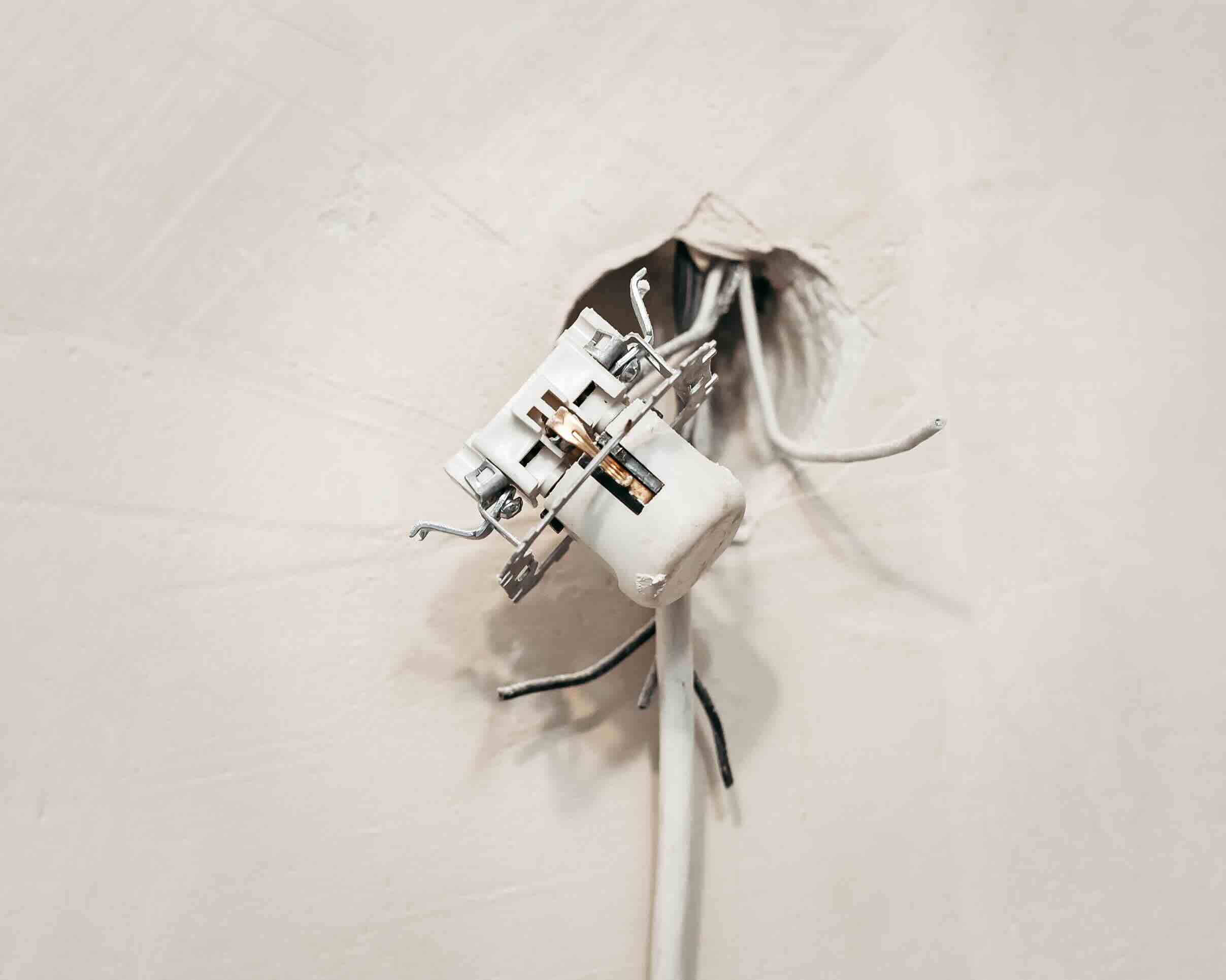 How to Handle Electrical Emergencies